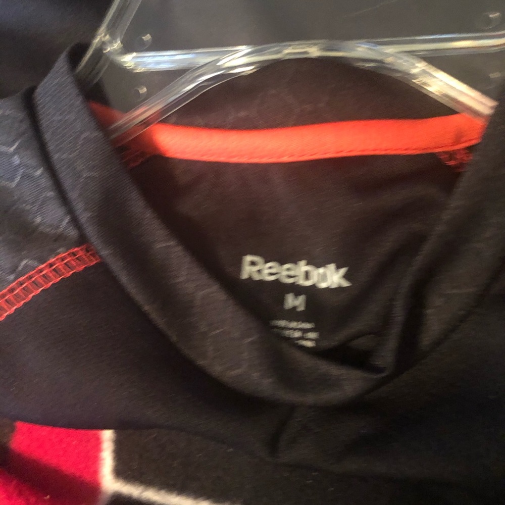 Women’s Reebok LS Workout Top- excellent - Picture 3 of 3